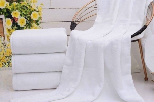 KHĂN 1M4 TRẮNG 4875 - 70x1M4 - 410Gr (BFD06)