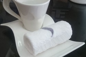 KHĂN 3T TRẮNG 375 - 30x30CM - 30Gr (HH07)